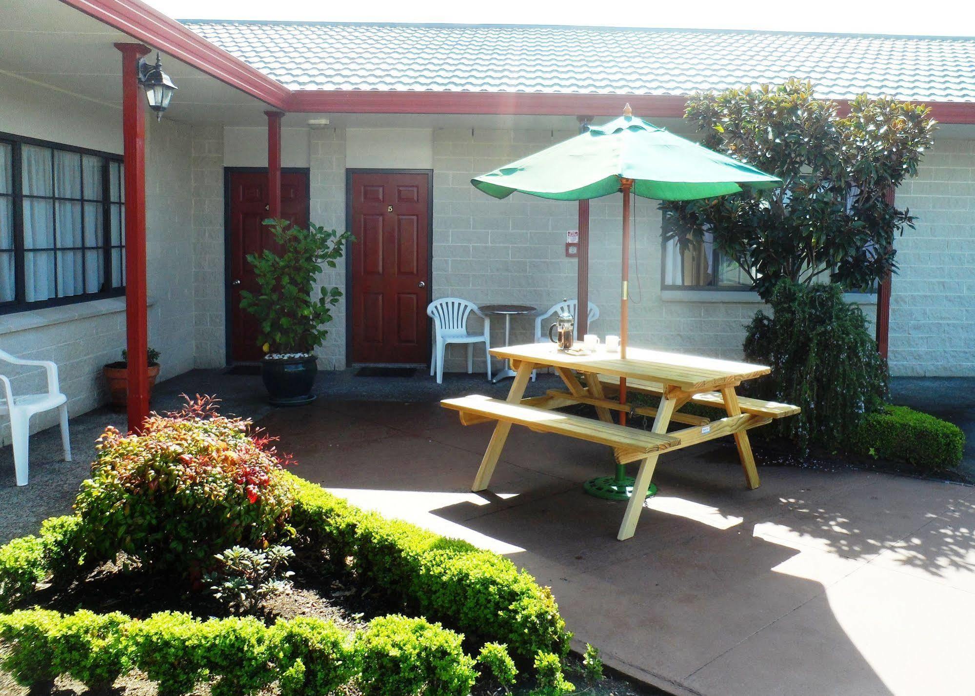 Bk'S Magnolia Motor Lodge Whanganui Exterior foto